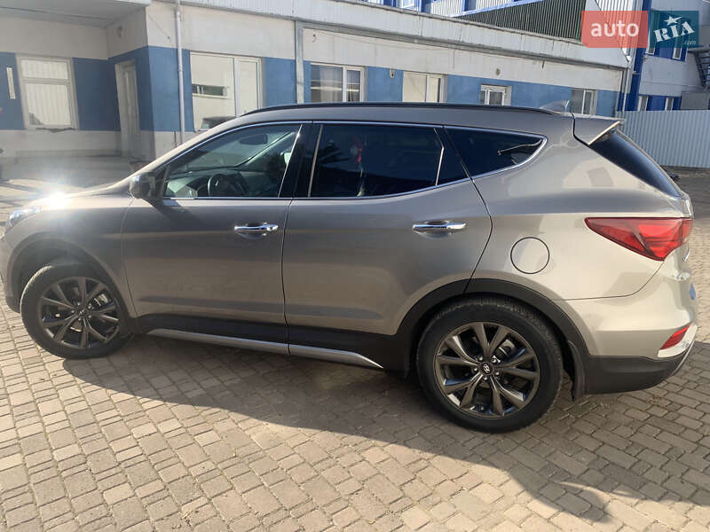 Позашляховик / Кросовер Hyundai Santa FE 2016 в Івано-Франківську