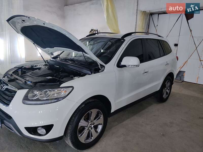 Внедорожник / Кроссовер Hyundai Santa FE 2012 в Ивано-Франковске