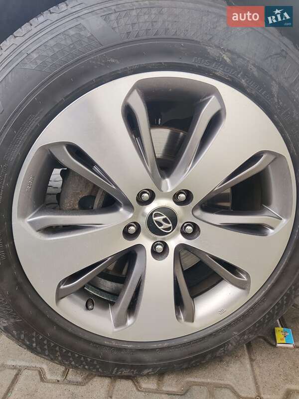 Внедорожник / Кроссовер Hyundai Santa FE 2012 в Ивано-Франковске