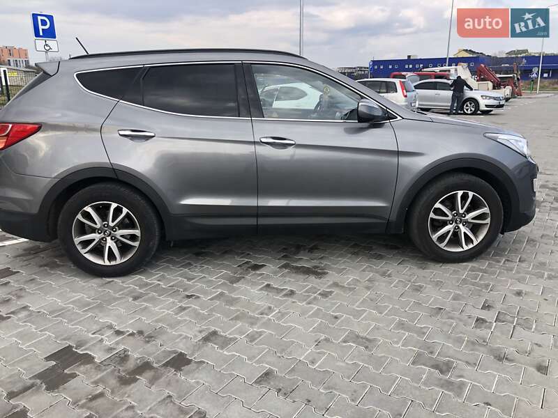 Позашляховик / Кросовер Hyundai Santa FE 2012 в Стрию