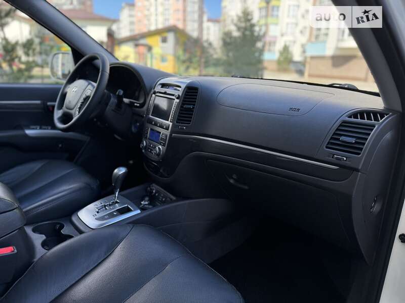 Внедорожник / Кроссовер Hyundai Santa FE 2012 в Ивано-Франковске