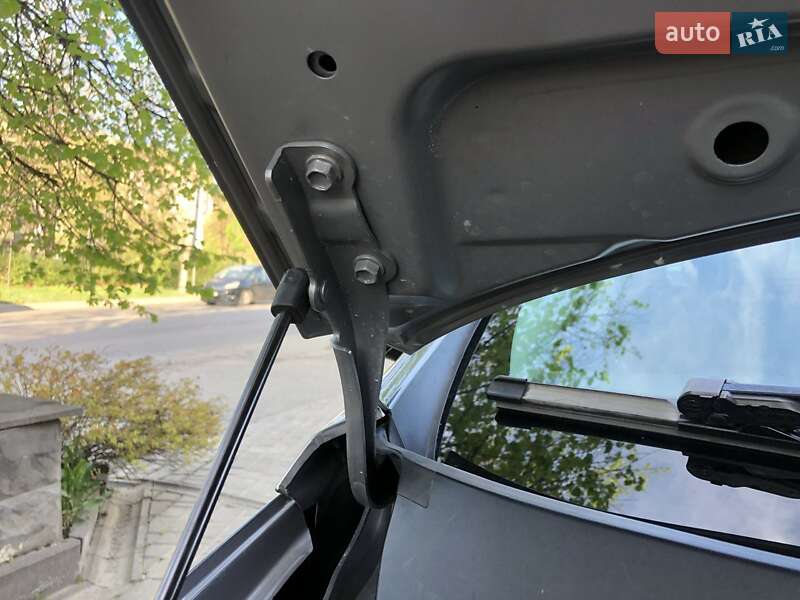 Позашляховик / Кросовер Hyundai Santa FE 2016 в Івано-Франківську