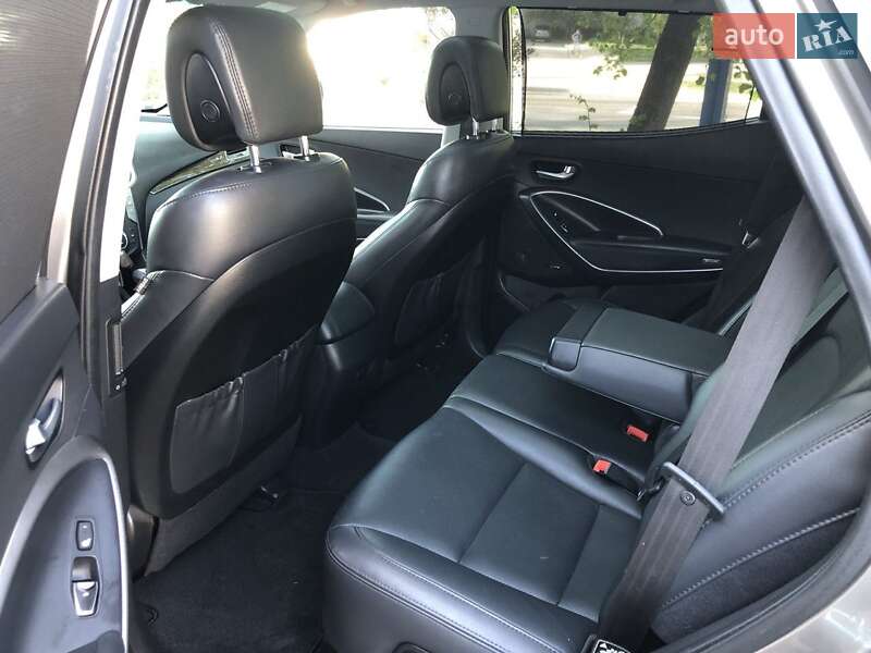 Позашляховик / Кросовер Hyundai Santa FE 2016 в Івано-Франківську