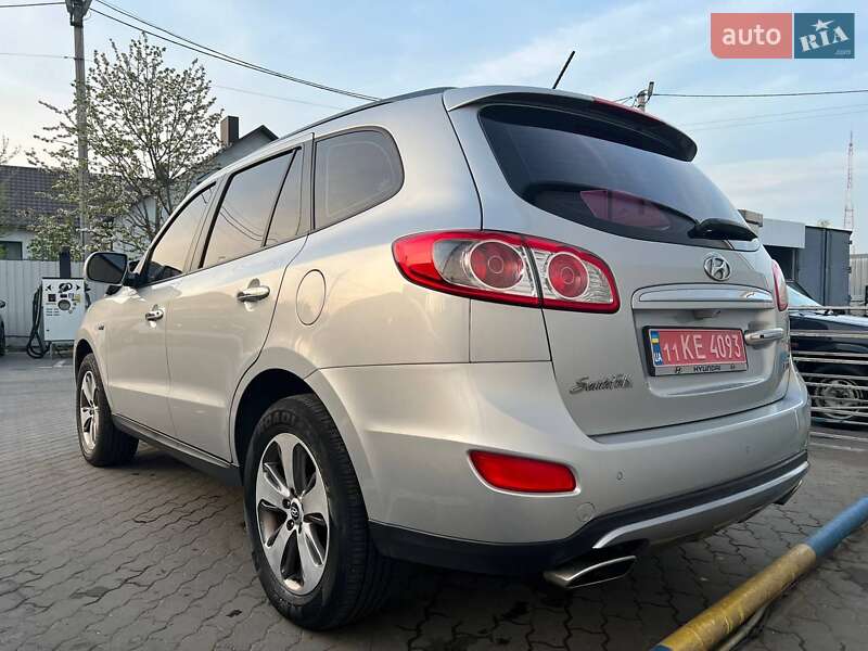 Позашляховик / Кросовер Hyundai Santa FE 2011 в Луцьку