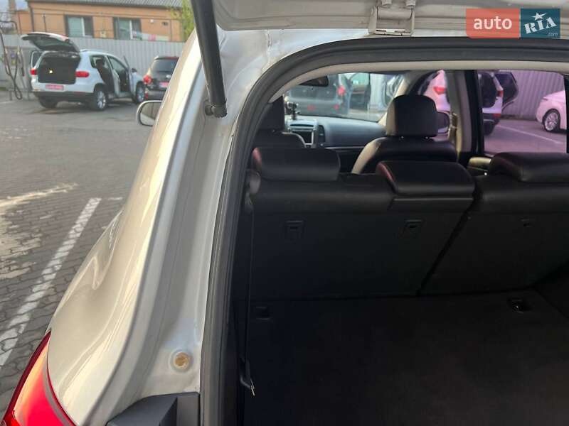 Позашляховик / Кросовер Hyundai Santa FE 2011 в Луцьку