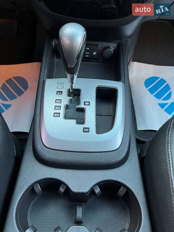 Позашляховик / Кросовер Hyundai Santa FE 2011 в Луцьку