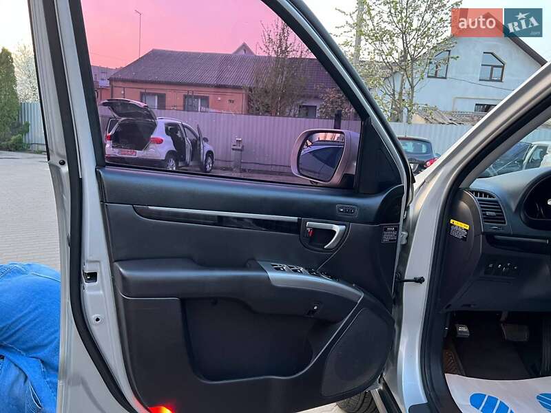 Позашляховик / Кросовер Hyundai Santa FE 2011 в Луцьку