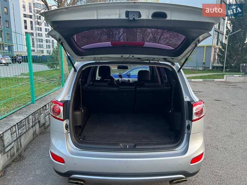 Позашляховик / Кросовер Hyundai Santa FE 2011 в Луцьку