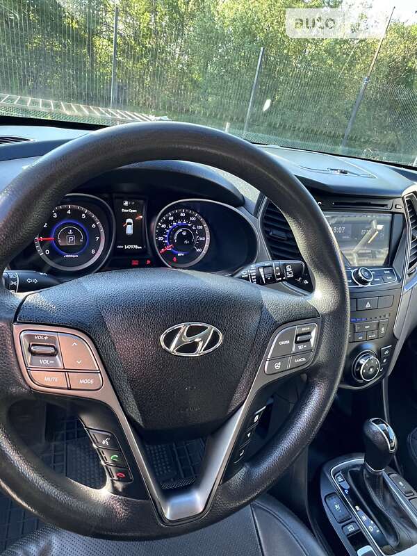 Позашляховик / Кросовер Hyundai Santa FE 2015 в Івано-Франківську