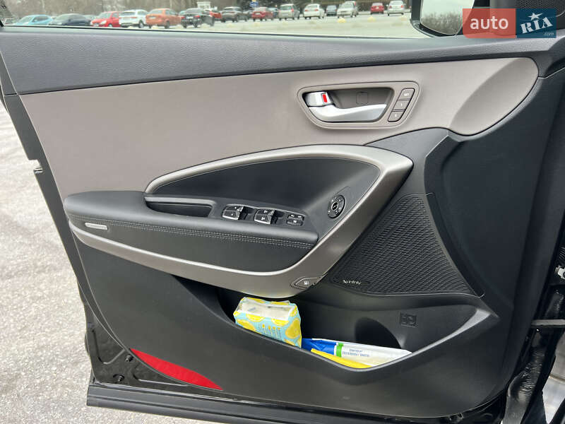 Позашляховик / Кросовер Hyundai Santa FE 2016 в Запоріжжі