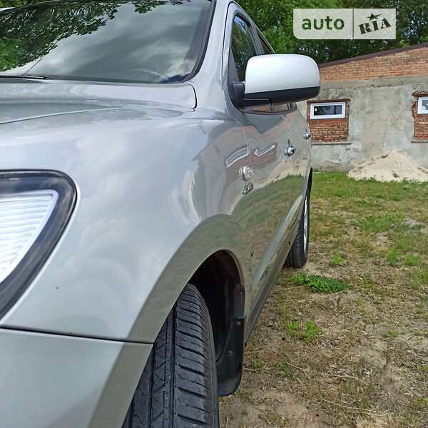 Позашляховик / Кросовер Hyundai Santa FE 2006 в Луцьку