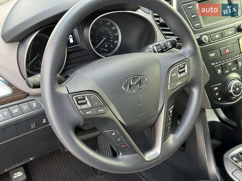 Позашляховик / Кросовер Hyundai Santa FE 2016 в Сумах