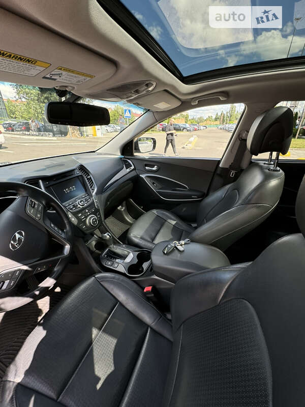 Внедорожник / Кроссовер Hyundai Santa FE 2015 в Киеве