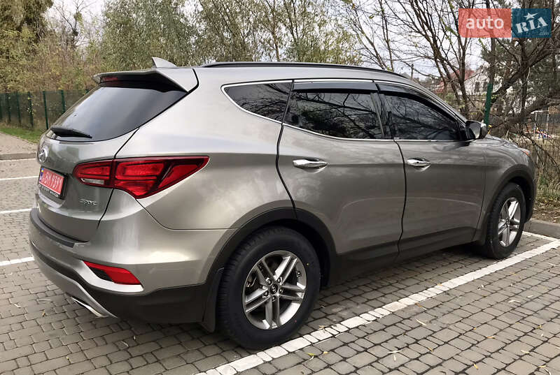 Внедорожник / Кроссовер Hyundai Santa FE 2016 в Вышгороде