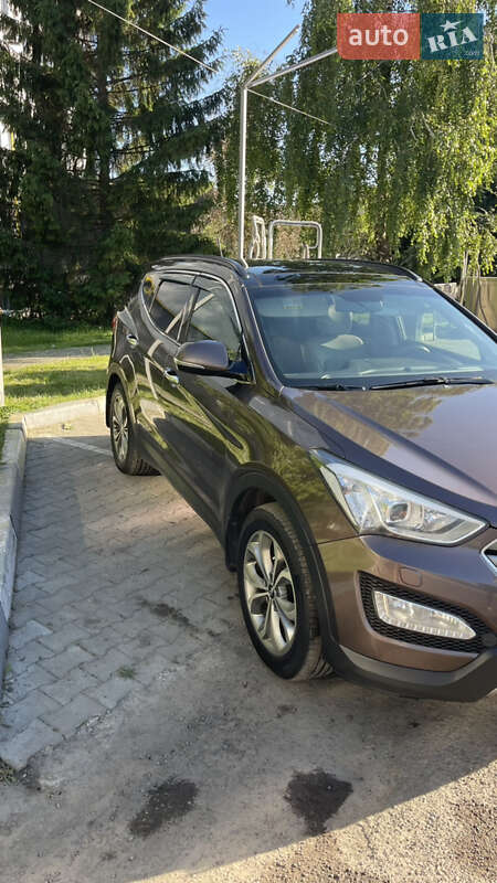Позашляховик / Кросовер Hyundai Santa FE 2015 в Луцьку