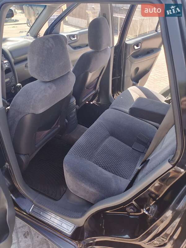 Внедорожник / Кроссовер Hyundai Santa FE 2003 в Днепре