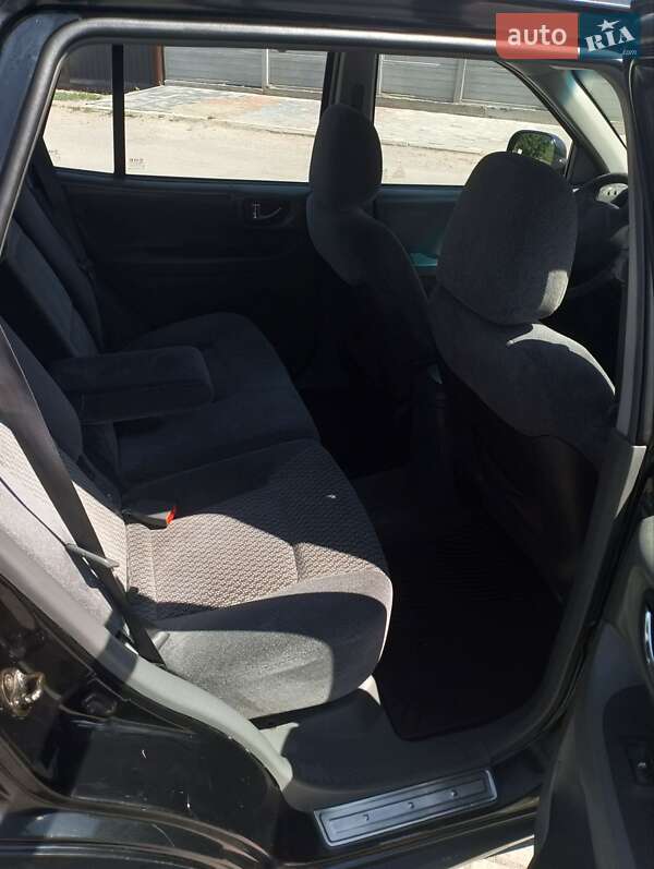Внедорожник / Кроссовер Hyundai Santa FE 2003 в Днепре