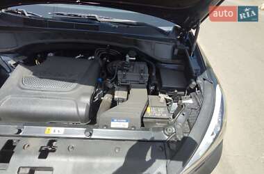 Позашляховик / Кросовер Hyundai Santa FE 2014 в 