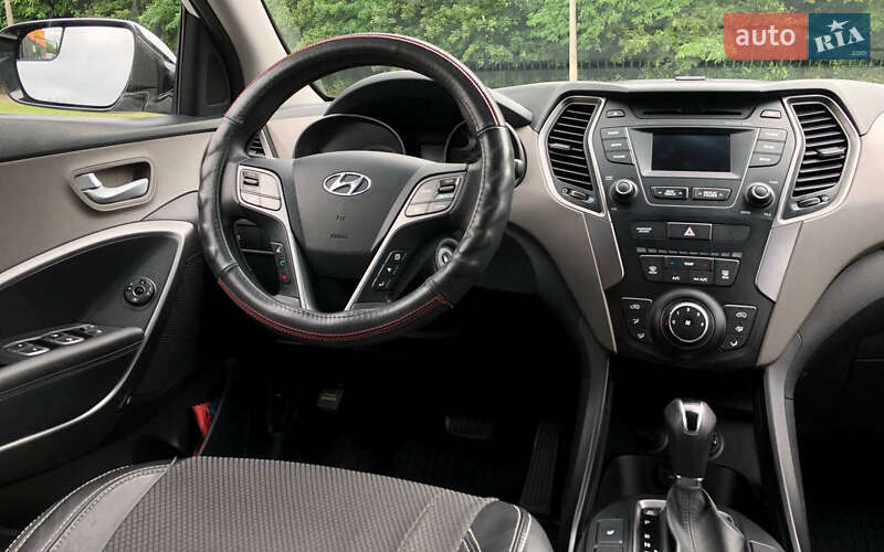 Позашляховик / Кросовер Hyundai Santa FE 2015 в Львові