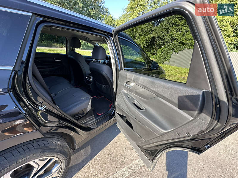 Внедорожник / Кроссовер Hyundai Santa FE 2019 в Ровно