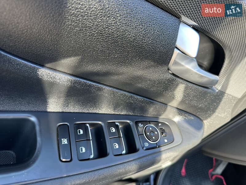 Внедорожник / Кроссовер Hyundai Santa FE 2019 в Ровно