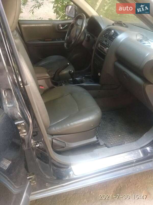 Внедорожник / Кроссовер Hyundai Santa FE 2003 в Виннице