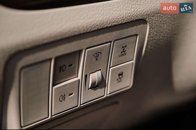 Позашляховик / Кросовер Hyundai Santa FE 2011 в Ужгороді