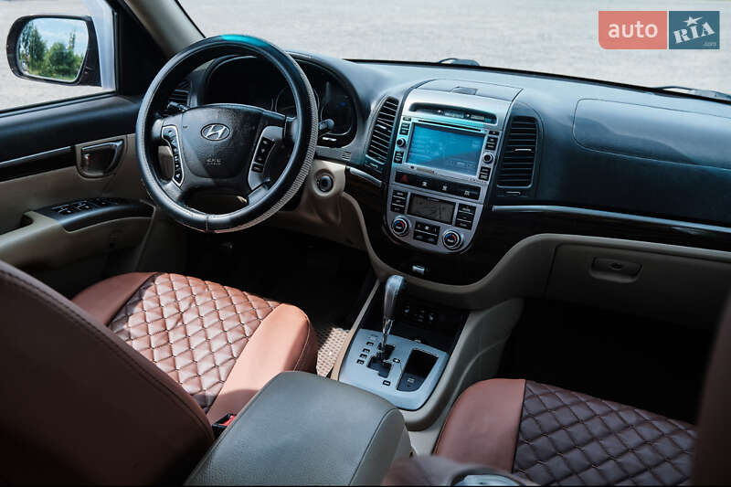 Позашляховик / Кросовер Hyundai Santa FE 2011 в Ужгороді