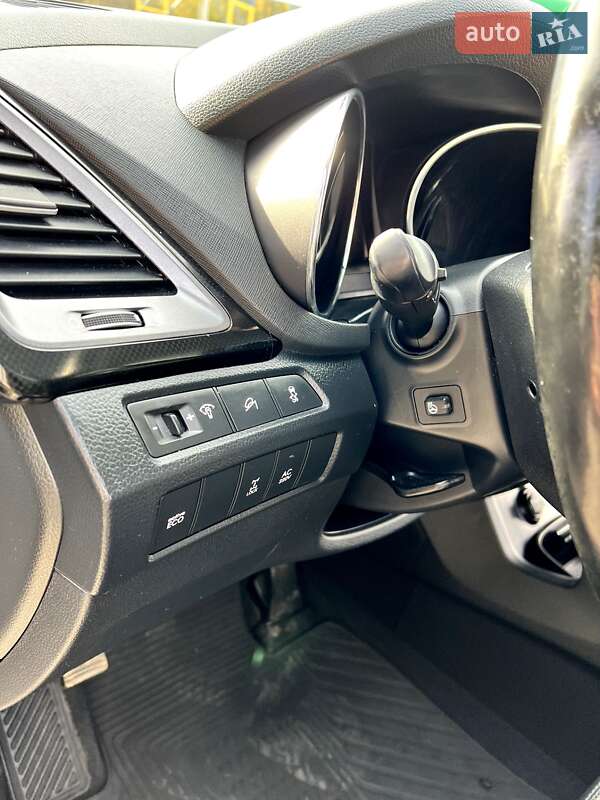 Внедорожник / Кроссовер Hyundai Santa FE 2012 в Тернополе