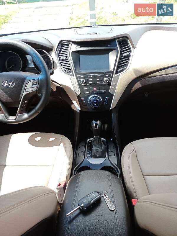 Внедорожник / Кроссовер Hyundai Santa FE 2016 в Луцке