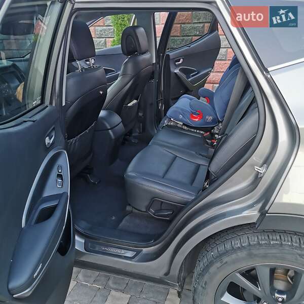 Внедорожник / Кроссовер Hyundai Santa FE 2017 в Киеве