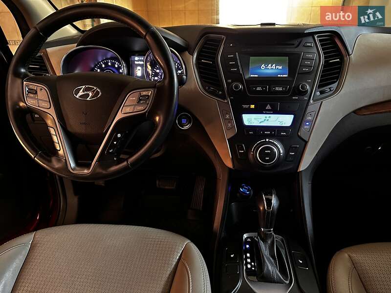 Позашляховик / Кросовер Hyundai Santa FE 2013 в Львові