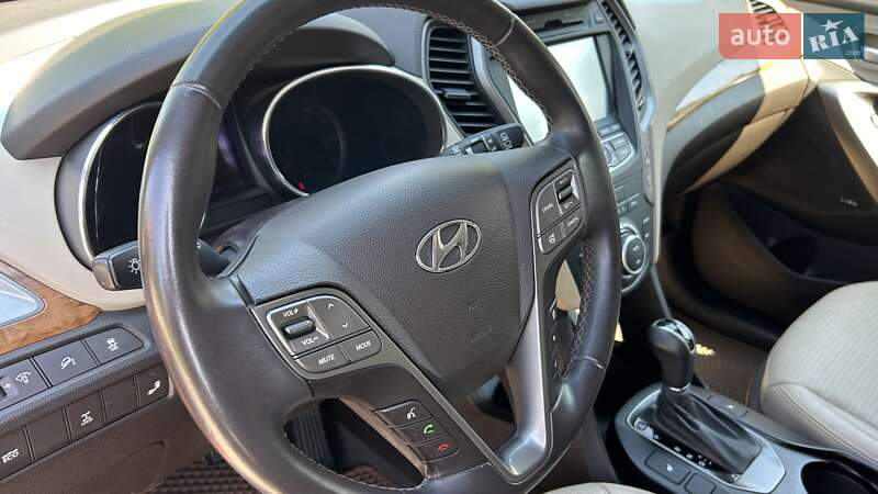 Внедорожник / Кроссовер Hyundai Santa FE 2014 в Хороле