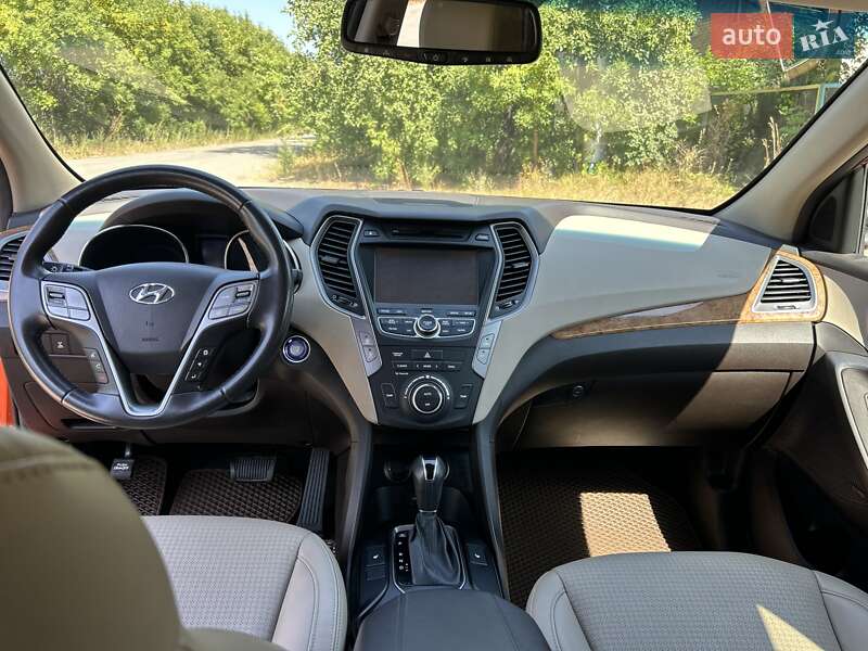 Внедорожник / Кроссовер Hyundai Santa FE 2014 в Хороле