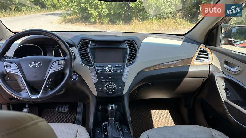 Внедорожник / Кроссовер Hyundai Santa FE 2014 в Хороле