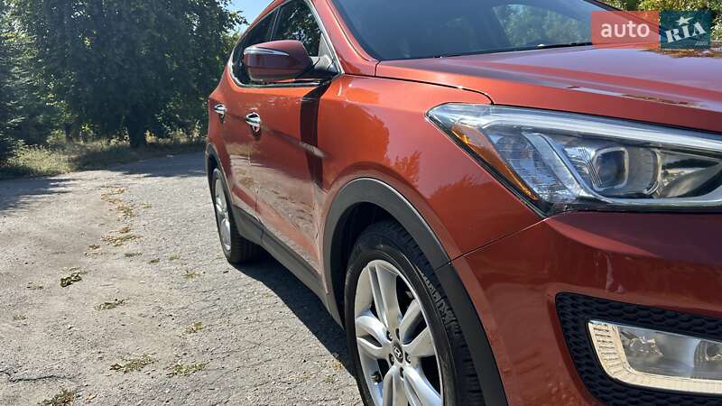 Внедорожник / Кроссовер Hyundai Santa FE 2014 в Хороле