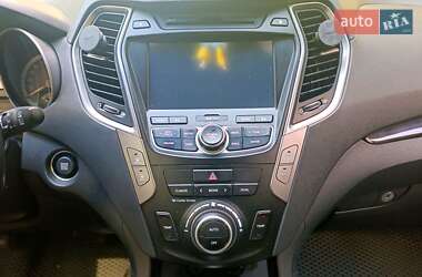 Внедорожник / Кроссовер Hyundai Santa FE 2013 в 