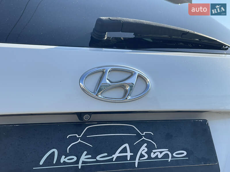 Внедорожник / Кроссовер Hyundai Santa FE 2017 в Мукачево