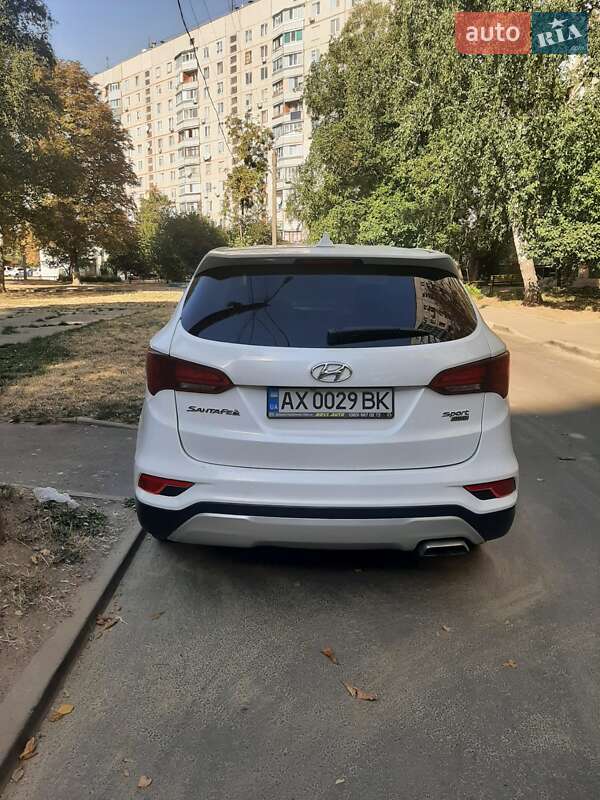 Позашляховик / Кросовер Hyundai Santa FE 2016 в Харкові
