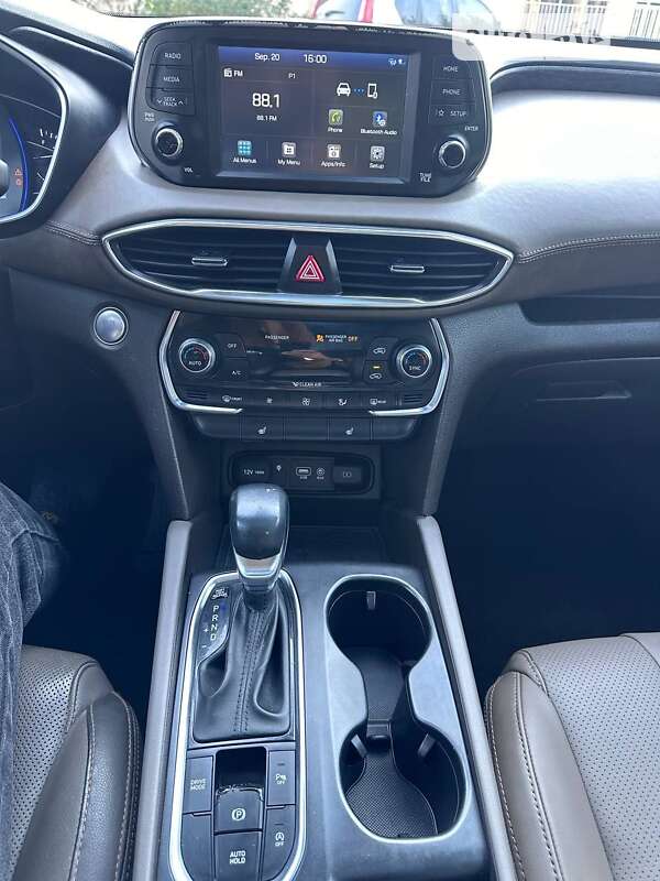 Внедорожник / Кроссовер Hyundai Santa FE 2020 в Тернополе