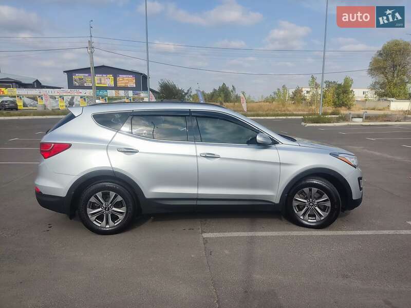 Внедорожник / Кроссовер Hyundai Santa FE 2015 в Киеве