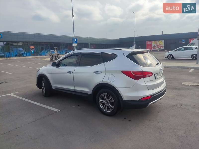 Внедорожник / Кроссовер Hyundai Santa FE 2015 в Киеве