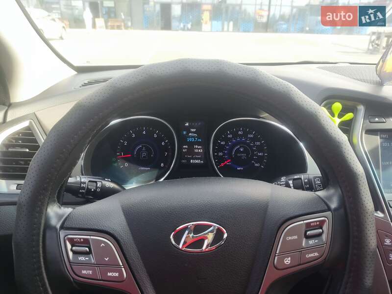 Внедорожник / Кроссовер Hyundai Santa FE 2015 в Киеве