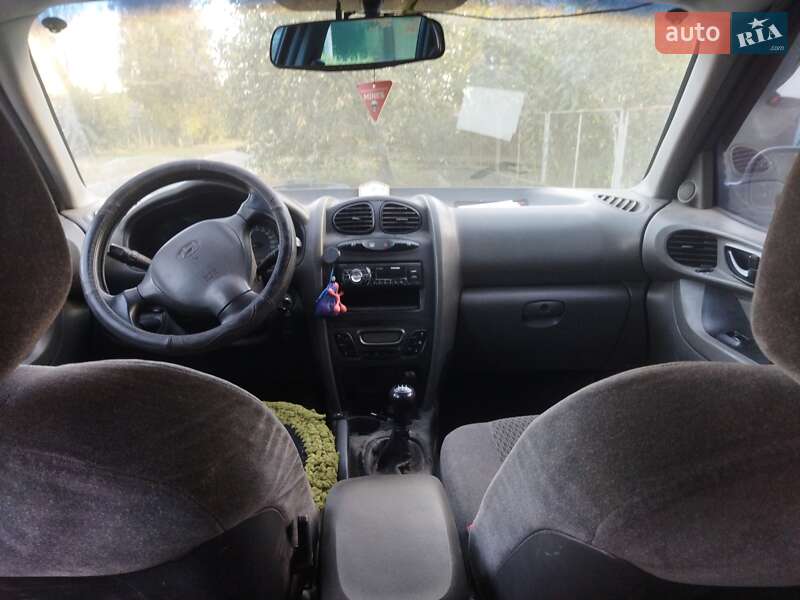 Внедорожник / Кроссовер Hyundai Santa FE 2002 в Городне