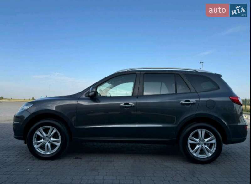 Внедорожник / Кроссовер Hyundai Santa FE 2010 в Славском