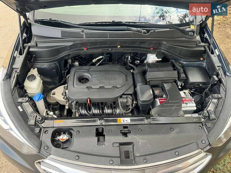 Позашляховик / Кросовер Hyundai Santa FE 2018 в Новому Бузі