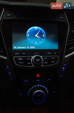Позашляховик / Кросовер Hyundai Santa FE 2014 в 
