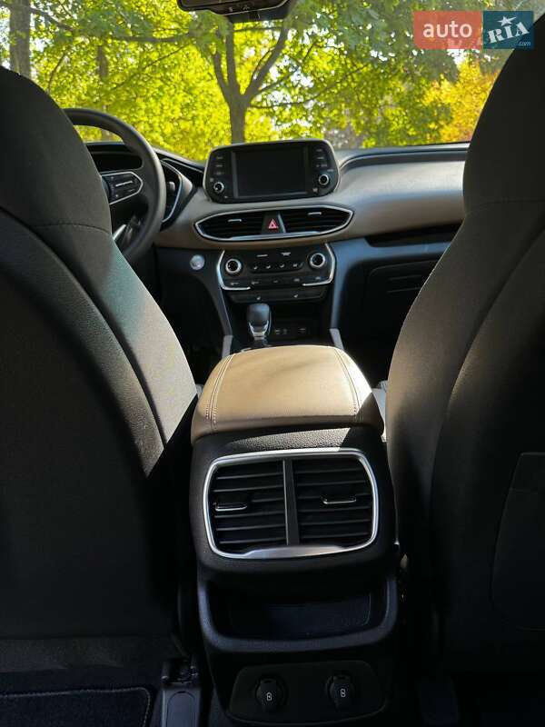 Внедорожник / Кроссовер Hyundai Santa FE 2019 в Днепре