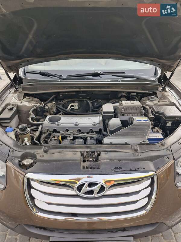 Позашляховик / Кросовер Hyundai Santa FE 2011 в Кам'янському