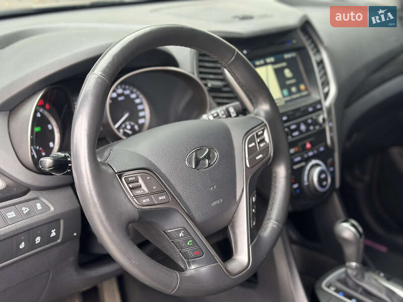 Позашляховик / Кросовер Hyundai Santa FE 2015 в Києві
